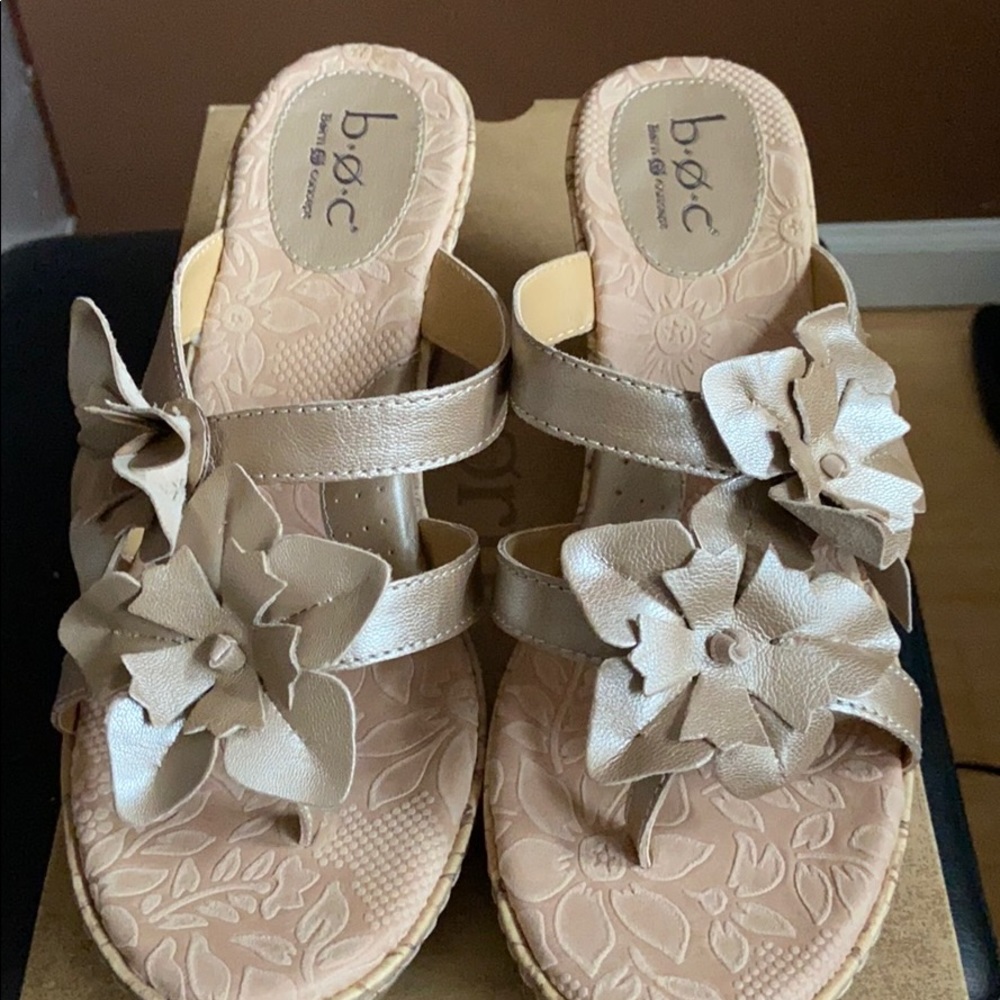 Born leather flower sandals